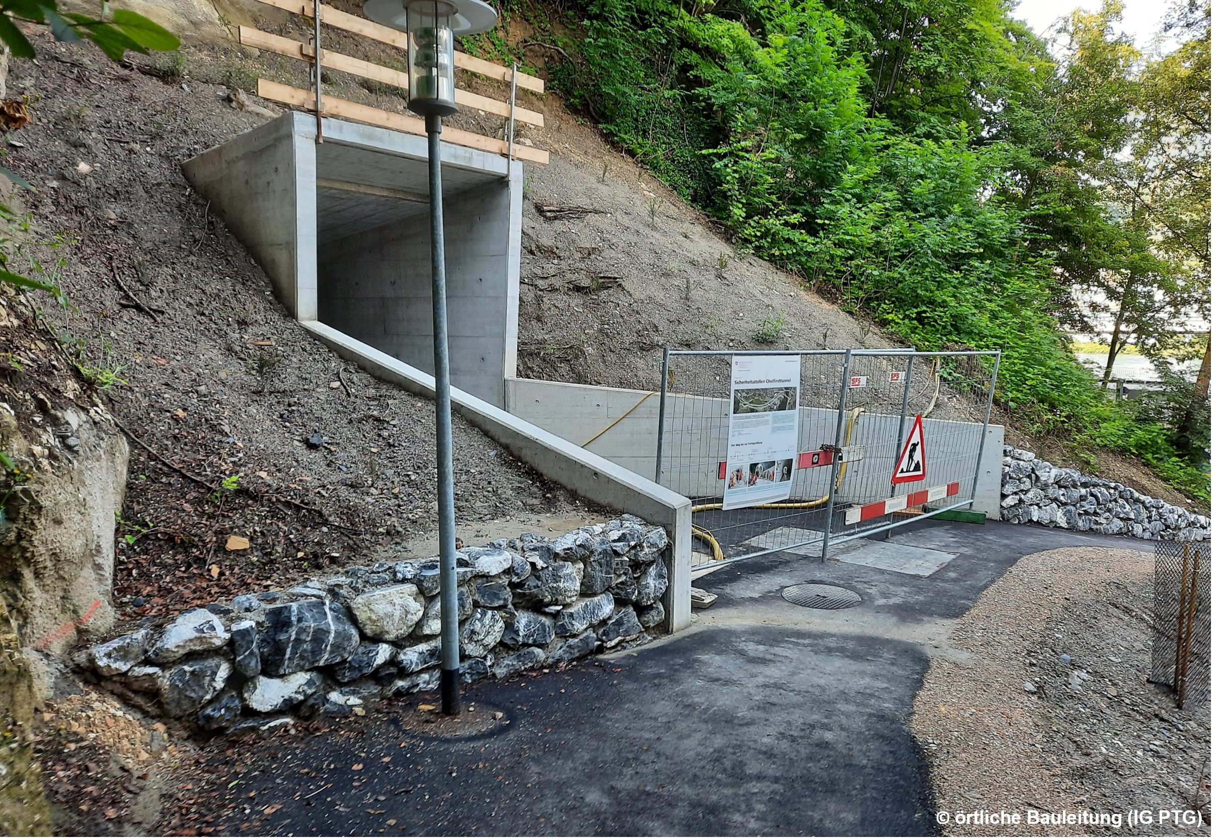 Fortschritte am Sicherheitsstollen Cholfirsttunnel – mehr Sicherheit für die Zukunft