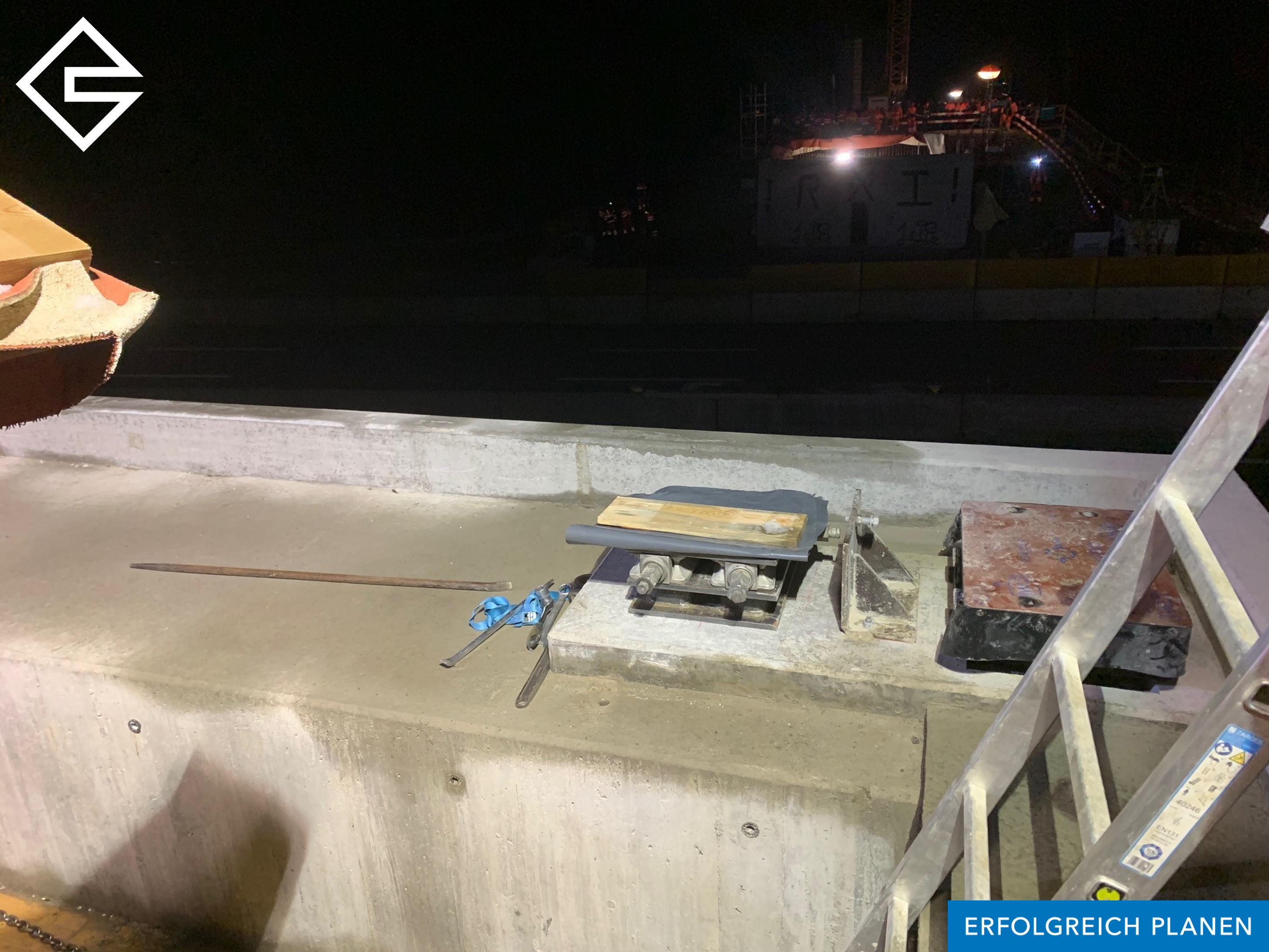 Einhub Brücke über Nationalstrasse N02