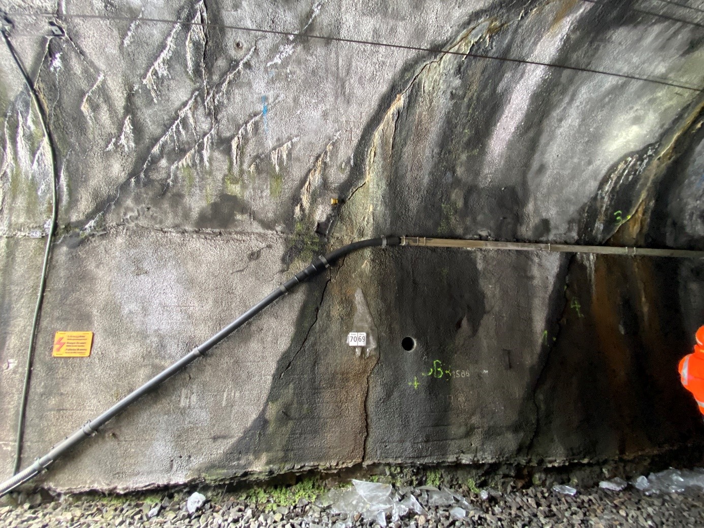 Neuer Auftrag für die RhB erfolgreich akquiriert: Teilerneuerung Versascatunnel Vom Bauprojekt bis zur Fertigstellung inkl. Bauleitung – ein Gemeinschaftsprojekt in einer IG mit dem Ingenieurbüro Widmer in Chur